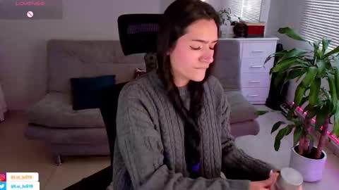 Luisa    online show from 02/22/25, 08:20