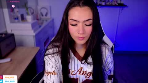 Luisa    online show from 10/18/25, 04:41