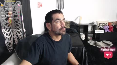 Snapshot of soyelcarlitos chatting on 04/05/26, 04:53 El Carlitos online show from 04/05/26, 04:53