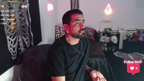 Snapshot of soyelcarlitos chatting on 04/19/26, 06:02 El Carlitos online show from 04/19/26, 06:02