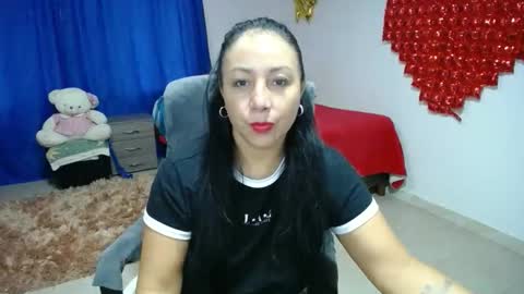 Snapshot of soyelena46 chatting on 02/19/26, 11:17 soy Elena online show from 02/19/26, 11:17