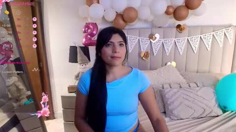 Adeline independent model online show from 12/22/25, 01:46