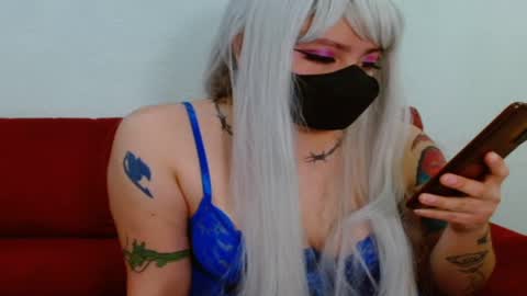 Snapshot of soyrouxy chatting on 02/15/25, 02:04 Rouxy online show from 02/15/25, 02:04