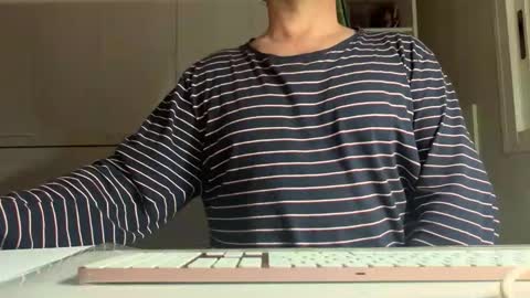 Snapshot of spa_eng chatting on 01/06/26, 01:42 SPA ENG online show from 01/06/26, 01:42