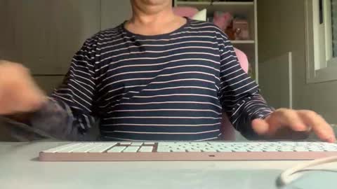 Snapshot of spa_eng chatting on 01/07/26, 09:17 SPA ENG online show from 01/07/26, 09:17