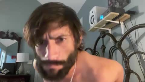 Snapshot of spacecase843 chatting on 02/03/25, 11:26 TrndSettrz online show from 02/03/25, 11:26