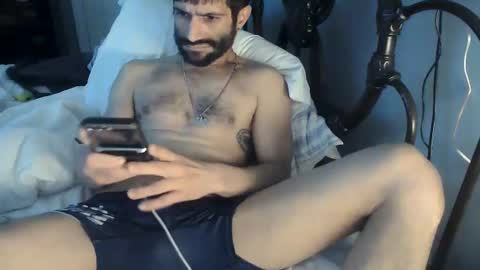 Snapshot of spacecase843 chatting on 02/10/25, 07:47 TrndSettrz online show from 02/10/25, 07:47