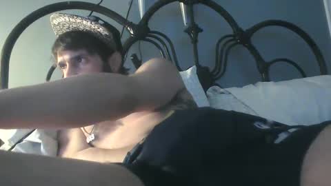 Snapshot of spacecase843 chatting on 03/01/25, 07:19 TrndSettrz online show from 03/01/25, 07:19