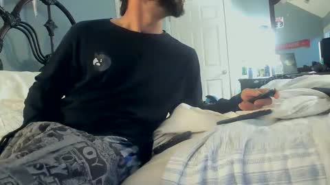 Snapshot of spacecase843 chatting on 03/04/25, 12:39 TrndSettrz online show from 03/04/25, 12:39