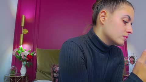 Snapshot of spacelady_ chatting on 10/16/25, 03:13 Julia online show from 10/16/25, 03:13