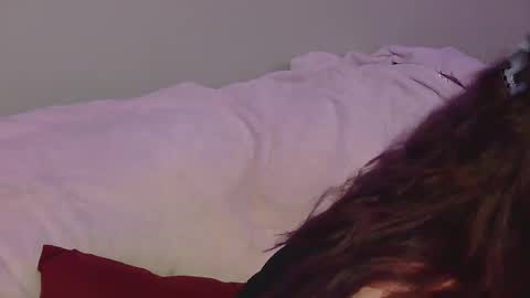 Snapshot of sparklelove69 chatting on 05/17/26, 04:21 Scottietee online show from 05/17/26, 04:21