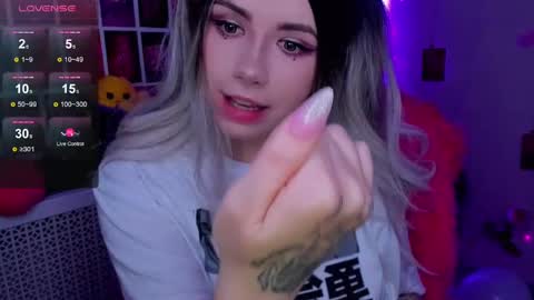 Snapshot of sparklemona chatting on 02/10/25, 02:08 SparkleMona online show from 02/10/25, 02:08