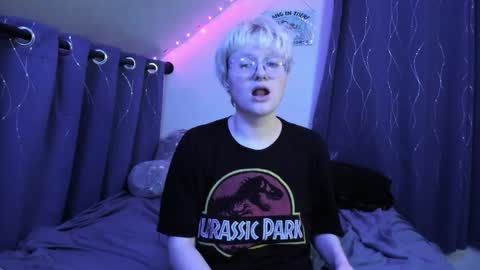 Snapshot of sparkling_water_hate_club chatting on 11/14/25, 04:11 Atticus Pendragon online show from 11/14/25, 04:11