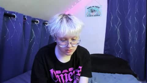 Atticus Pendragon online show from 11/17/25, 07:47