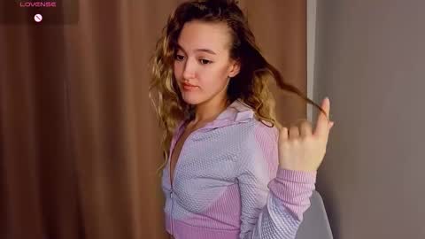 Snapshot of sparkusha chatting on 02/22/26, 03:43 Mary online show from 02/22/26, 03:43