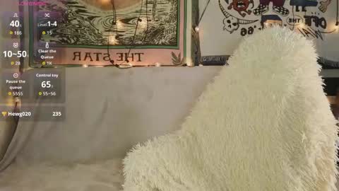 Snapshot of sparky_fox chatting on 05/05/26, 01:35 Nika online show from 05/05/26, 01:35