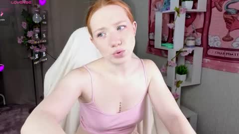 Snapshot of sparky_fox chatting on 05/17/26, 12:19 Nika online show from 05/17/26, 12:19
