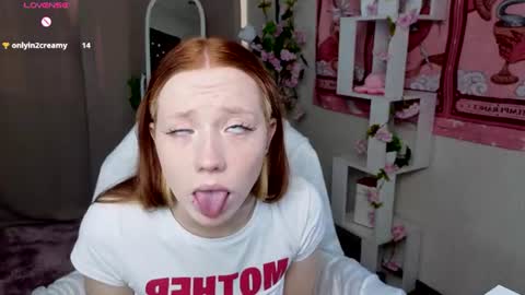 Snapshot of sparky_fox chatting on 07/21/26, 12:02 Nika online show from 07/21/26, 12:02