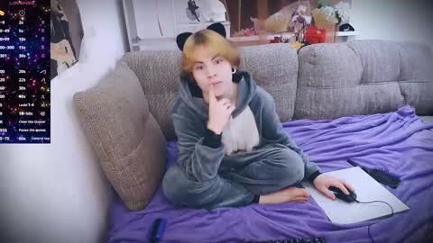 Snapshot of sparkyferret chatting on 11/22/25, 01:26 sparkyferret online show from 11/22/25, 01:26