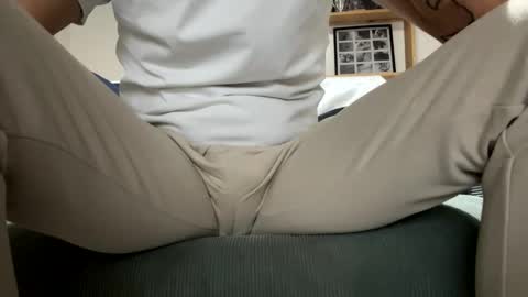 Snapshot of specialll27 chatting on 12/19/25, 06:59 Dany online show from 12/19/25, 06:59