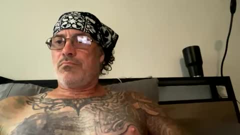 specter1972 online show from 12/04/25, 12:14