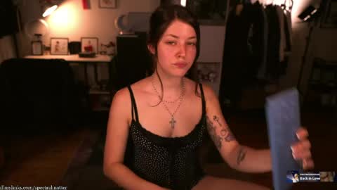 m online show from 04/17/26, 08:34