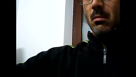 Snapshot of speed0800 chatting on 11/19/25, 10:54 Speed online show from 11/19/25, 10:54