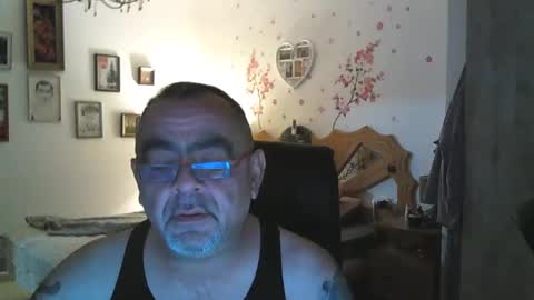 Snapshot of spektor1389 chatting on 01/12/25, 04:08 spektor1389 online show from 01/12/25, 04:08