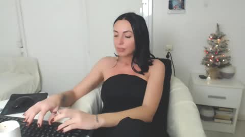 Snapshot of spicemint chatting on 12/26/24, 05:30 Carla online show from 12/26/24, 05:30