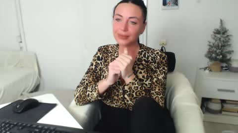 Snapshot of spicemint chatting on 12/28/24, 09:40 Carla online show from 12/28/24, 09:40