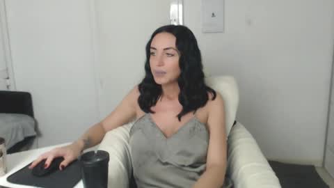 Snapshot of spicemint chatting on 01/26/25, 05:13 Carla online show from 01/26/25, 05:13