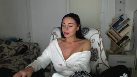 Snapshot of spicemint chatting on 09/26/25, 02:21 Carla online show from 09/26/25, 02:21