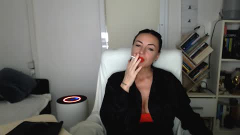 Snapshot of spicemint chatting on 10/12/25, 03:44 Carla online show from 10/12/25, 03:44