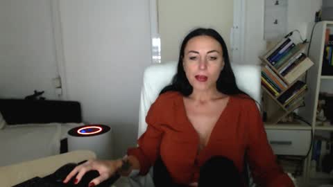 Snapshot of spicemint chatting on 10/16/25, 03:24 Carla online show from 10/16/25, 03:24