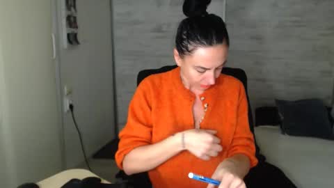 Carla online show from 11/14/25, 06:50