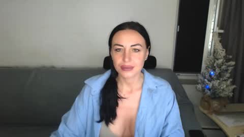 Carla online show from 12/16/25, 06:02