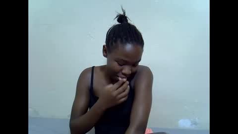 Snapshot of spicy_kittie chatting on 05/26/26, 07:26 Kittle online show from 05/26/26, 07:26