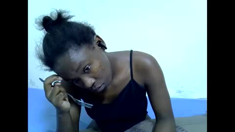 Snapshot of spicy_kittie chatting on 06/08/26, 06:14 Kittle online show from 06/08/26, 06:14