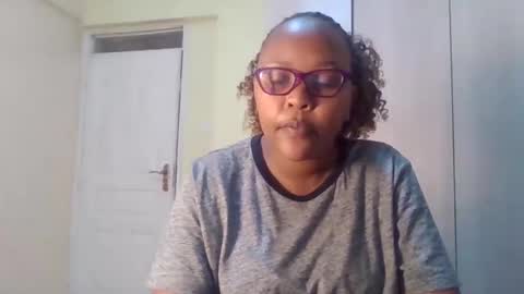 spicy_vibezz online show from 10/21/25, 07:42