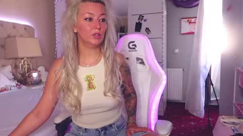 Alicia online show from 08/03/26, 05:06