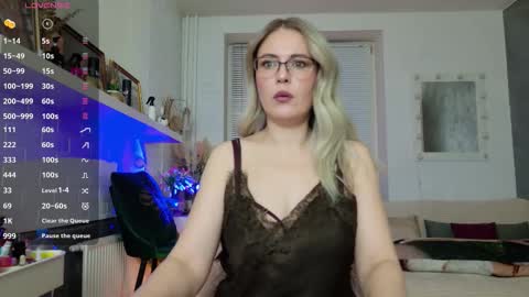 Snapshot of spicyhotmilf chatting on 03/10/26, 11:43 Lexsy online show from 03/10/26, 11:43