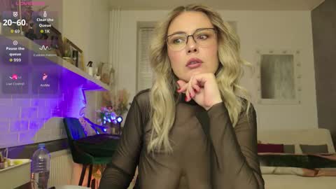 Snapshot of spicyhotmilf chatting on 03/18/26, 02:15 Lexsy online show from 03/18/26, 02:15
