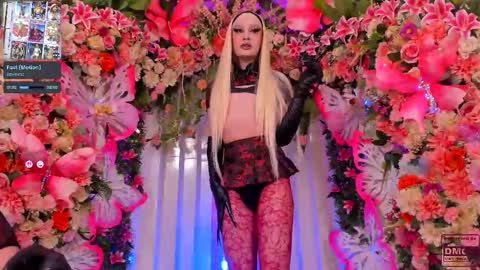 Snapshot of spicysluts chatting on 10/29/25, 03:31  Alison  Sharon  online show from 10/29/25, 03:31