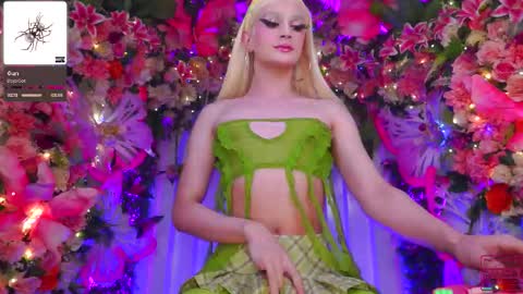 Snapshot of spicysluts chatting on 01/17/26, 03:22 Alison Sharon online show from 01/17/26, 03:22