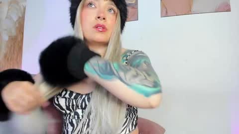 Snapshot of spicyvainilla chatting on 05/05/26, 02:08 Valeria online show from 05/05/26, 02:08