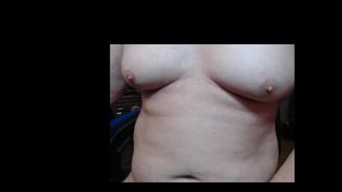 Snapshot of spider19752020 chatting on 10/24/25, 04:36 bri and mags fun room online show from 10/24/25, 04:36