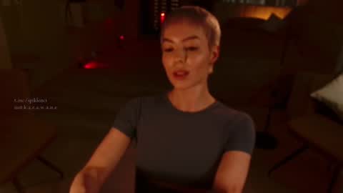 Snapshot of spiklencii chatting on 11/15/25, 03:52 Elizabeth online show from 11/15/25, 03:52