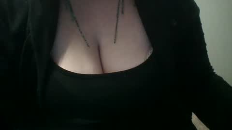 Snapshot of spinnerbitch chatting on 06/24/26, 08:57 Vanessa Spade online show from 06/24/26, 08:57