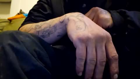 Lil blue devil online show from 12/24/24, 11:17