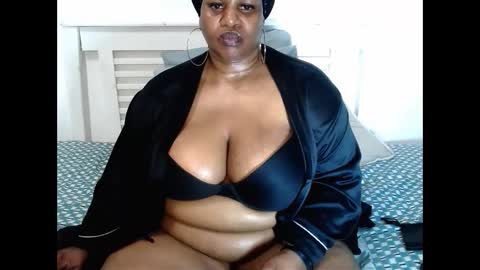 Snapshot of splendidtalitha chatting on 11/06/25, 02:29 SplendidTalitha online show from 11/06/25, 02:29